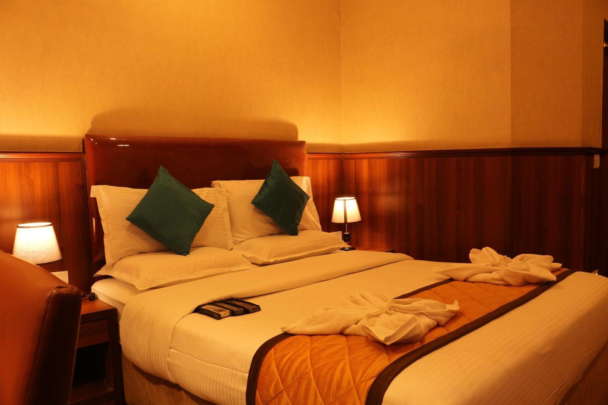 Hotel Noor Empire International Kormangala Bangalore Eksteriør billede